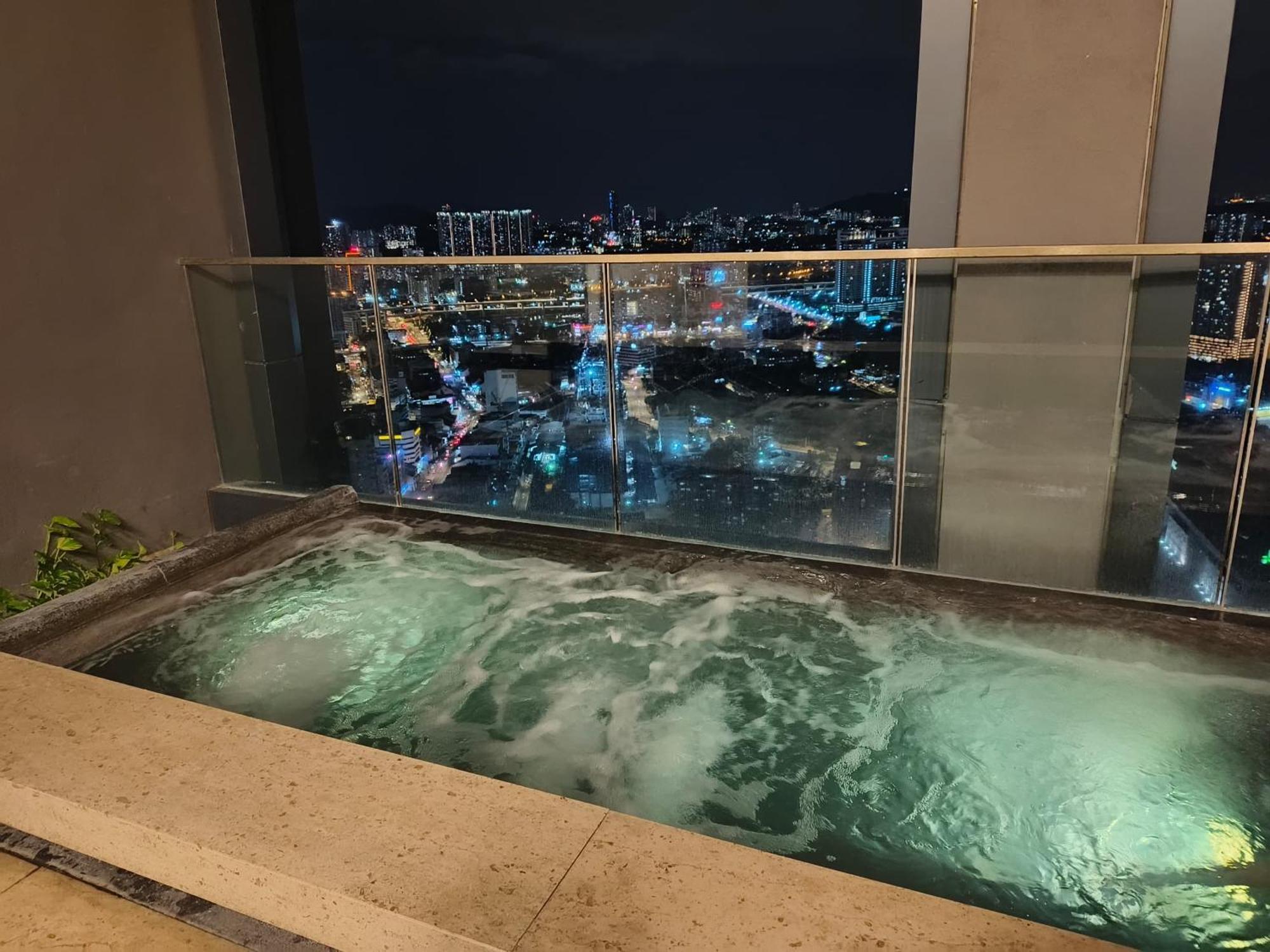 Lucentia Klcc By Luxury Pangsapuri